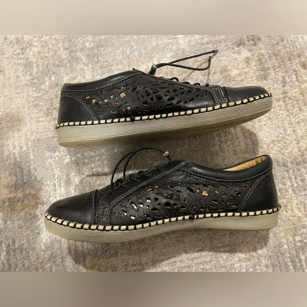 Biza Athena Leather Cut Out Black Lace Up Shoes Women's Size 39 US 8- 8.5